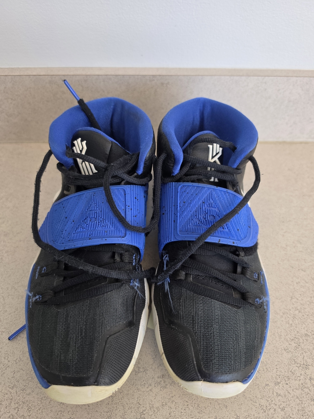 Nike Kyrie Men Basketball Shoes in Black and Royal Blue